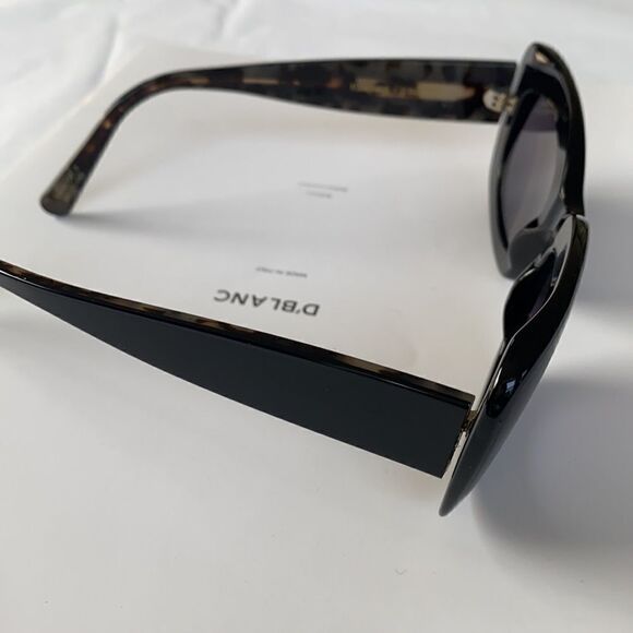 D’Blanc x Amuse Society Elsewhere Sunglasses - blk - Picture 3 of 6